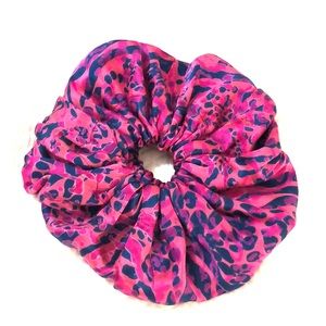 🌸 Anthropologie Large Silk Scrunchie